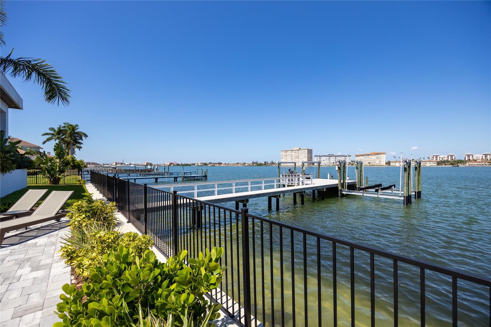 5237 61ST Ave ST PETERSBURG, FL 33715