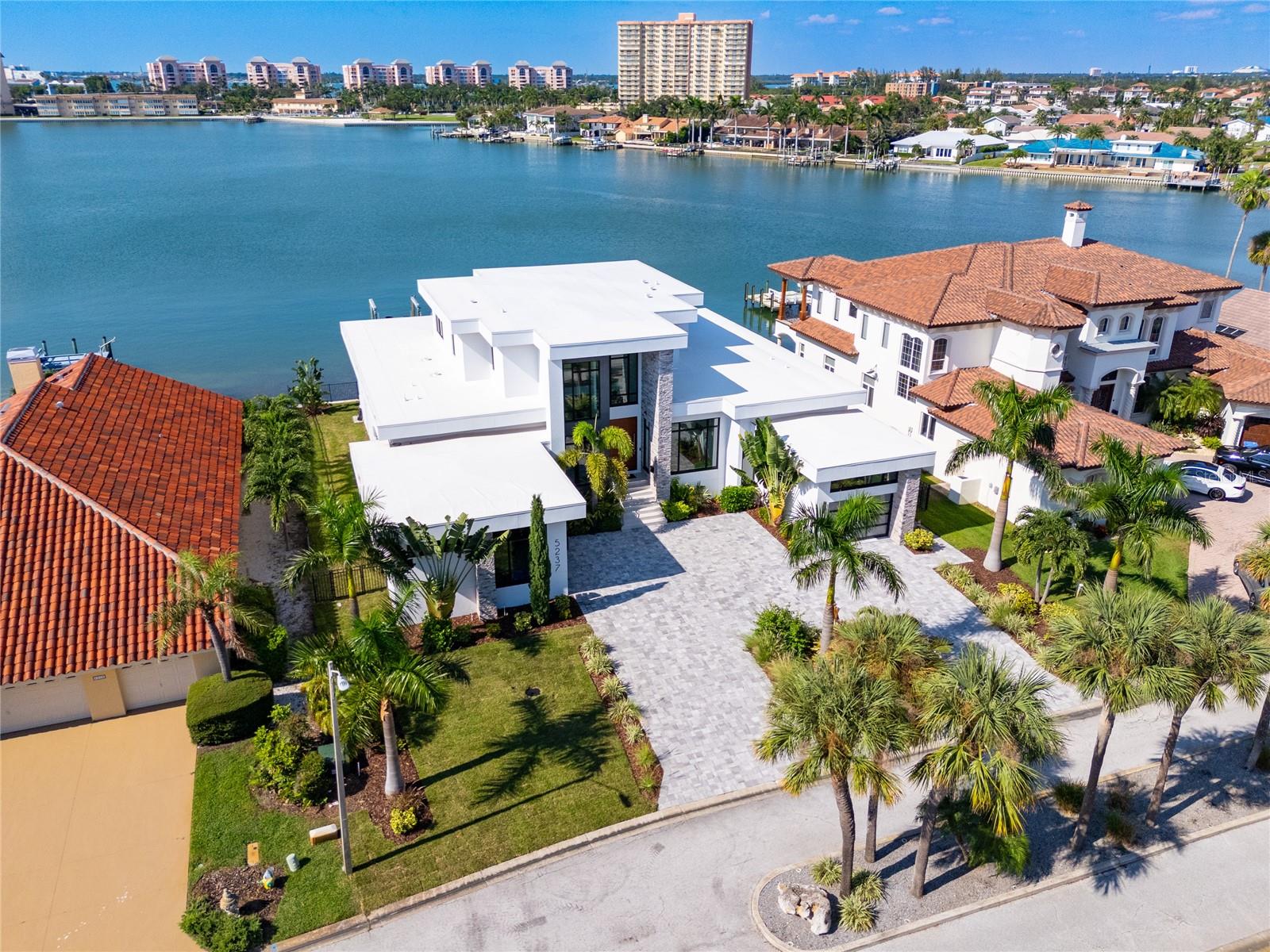 5237 61ST Ave ST PETERSBURG, FL 33715