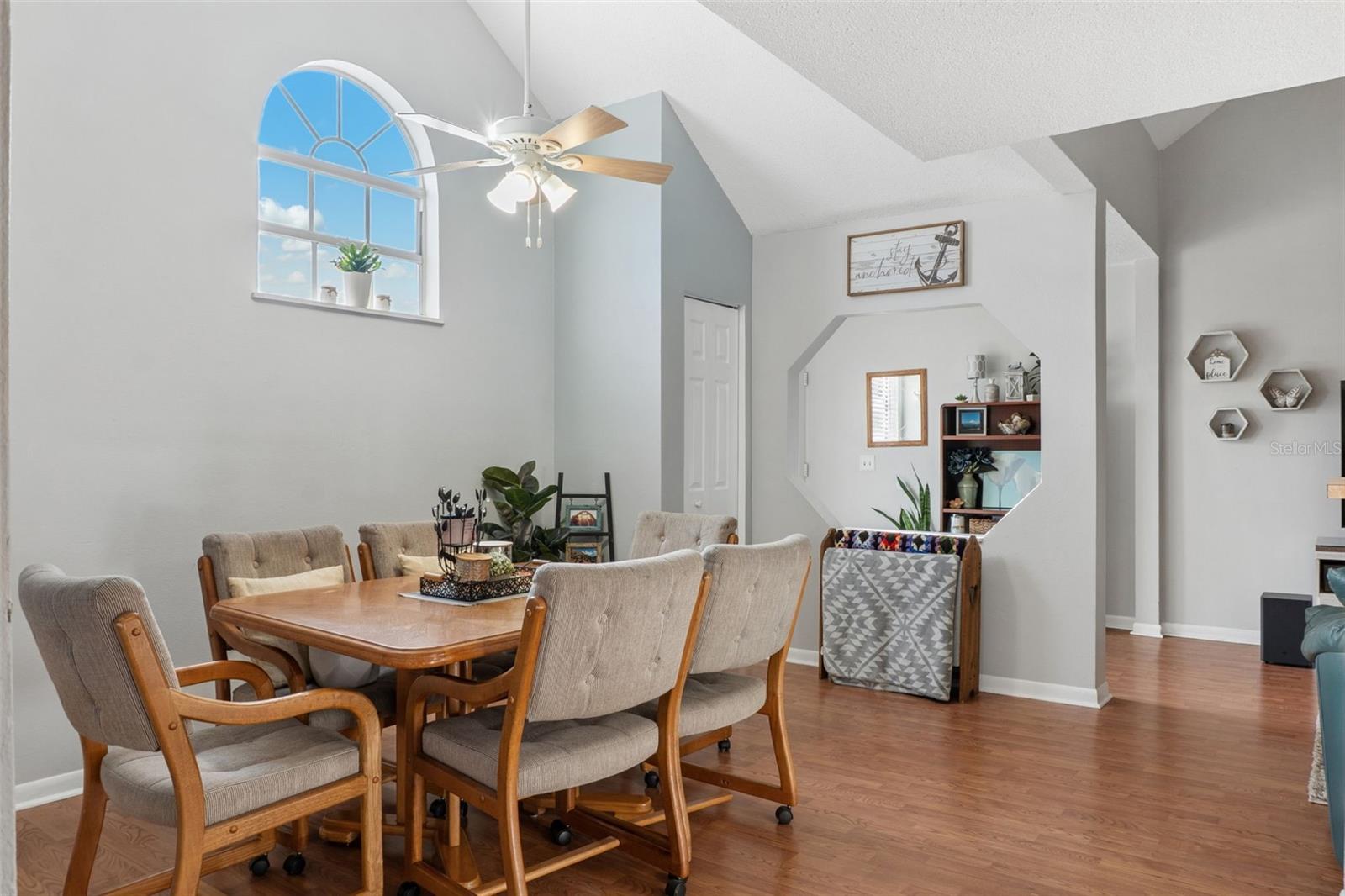 12231 ARMENIA GABLES Cir TAMPA, FL 33612