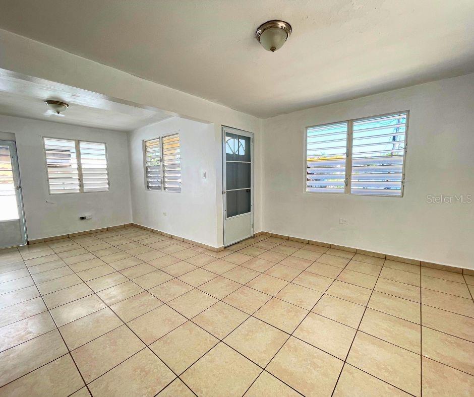 CALLE 3 E2 URB VILLA FLORES CEIBA, PR 00735