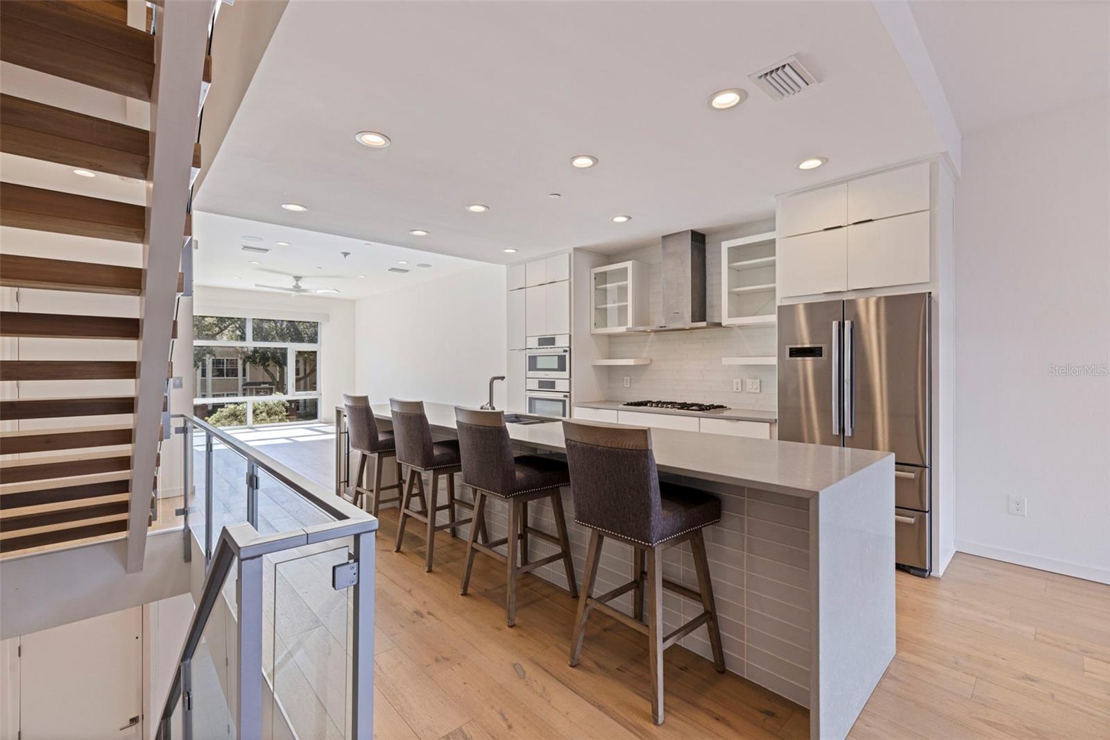 233 4TH Ave ST PETERSBURG, FL 33701