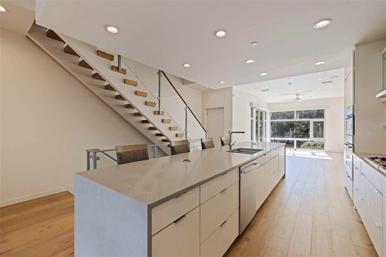 233 4TH Ave ST PETERSBURG, FL 33701