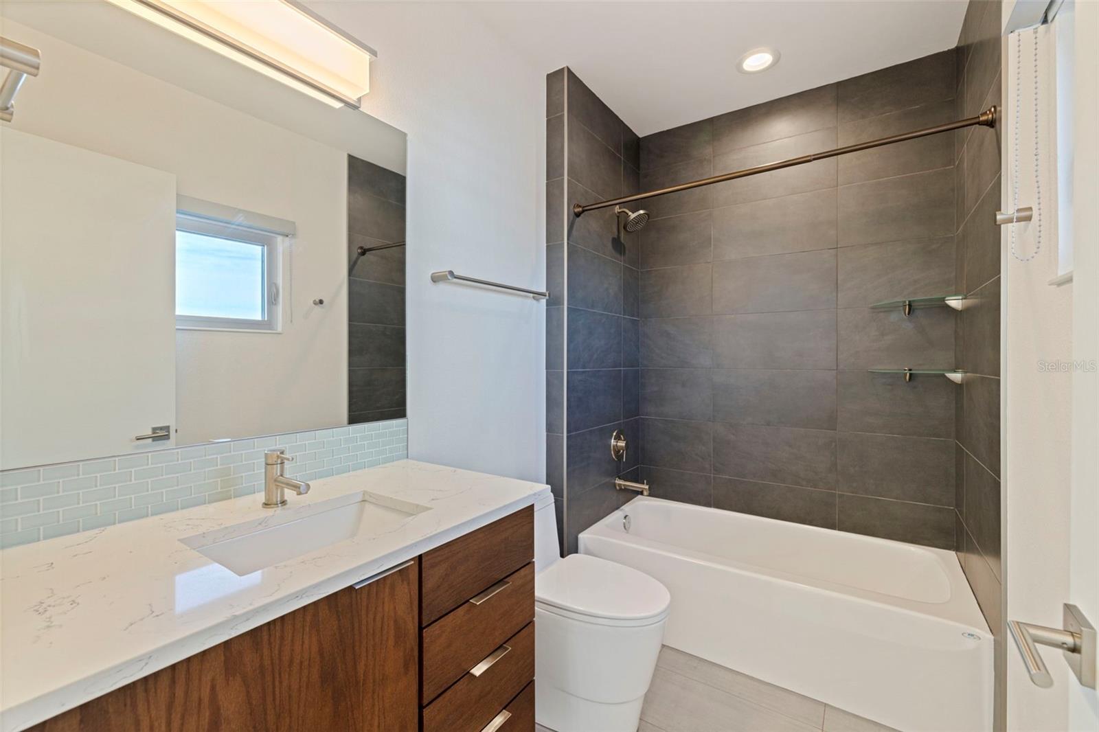 233 4TH Ave ST PETERSBURG, FL 33701