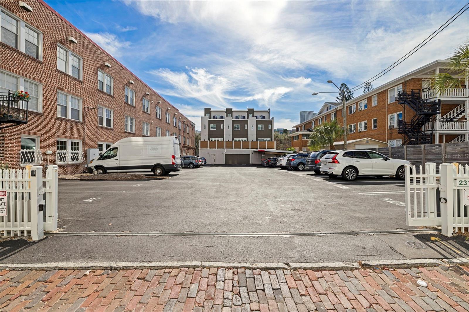 233 4TH Ave ST PETERSBURG, FL 33701