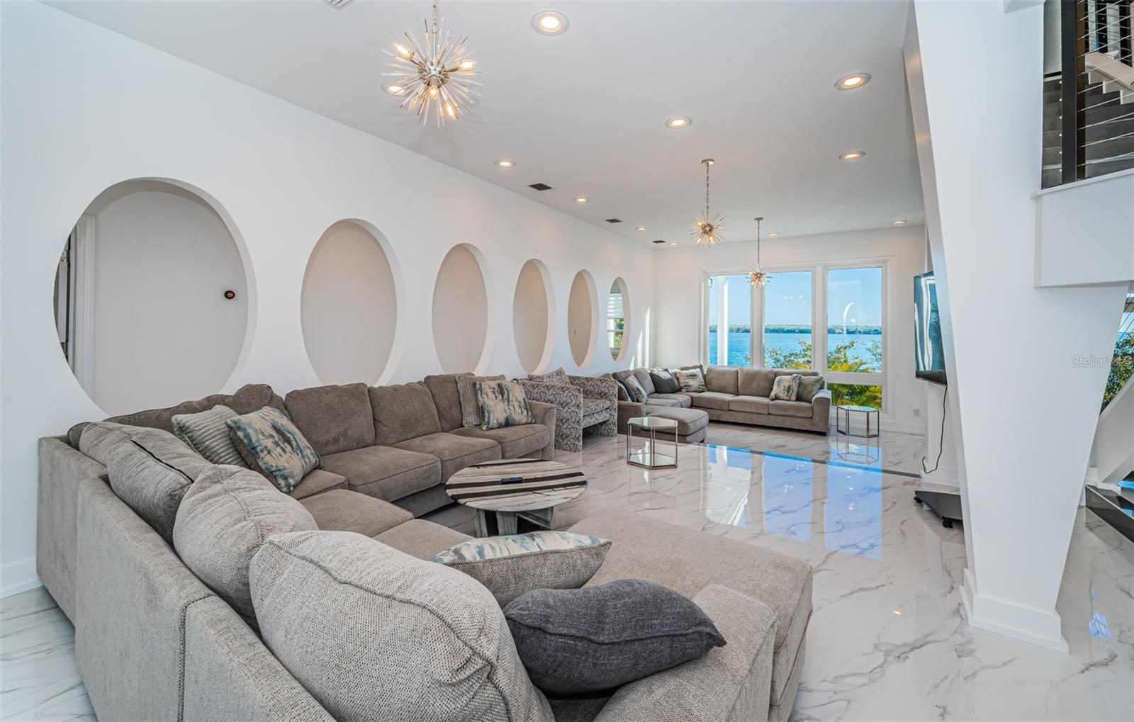 5212 62ND Ave ST PETERSBURG, FL 33715