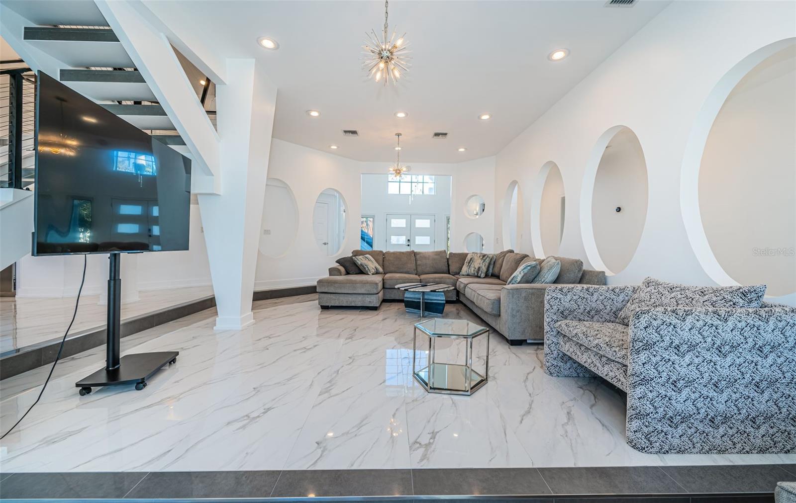 5212 62ND Ave ST PETERSBURG, FL 33715