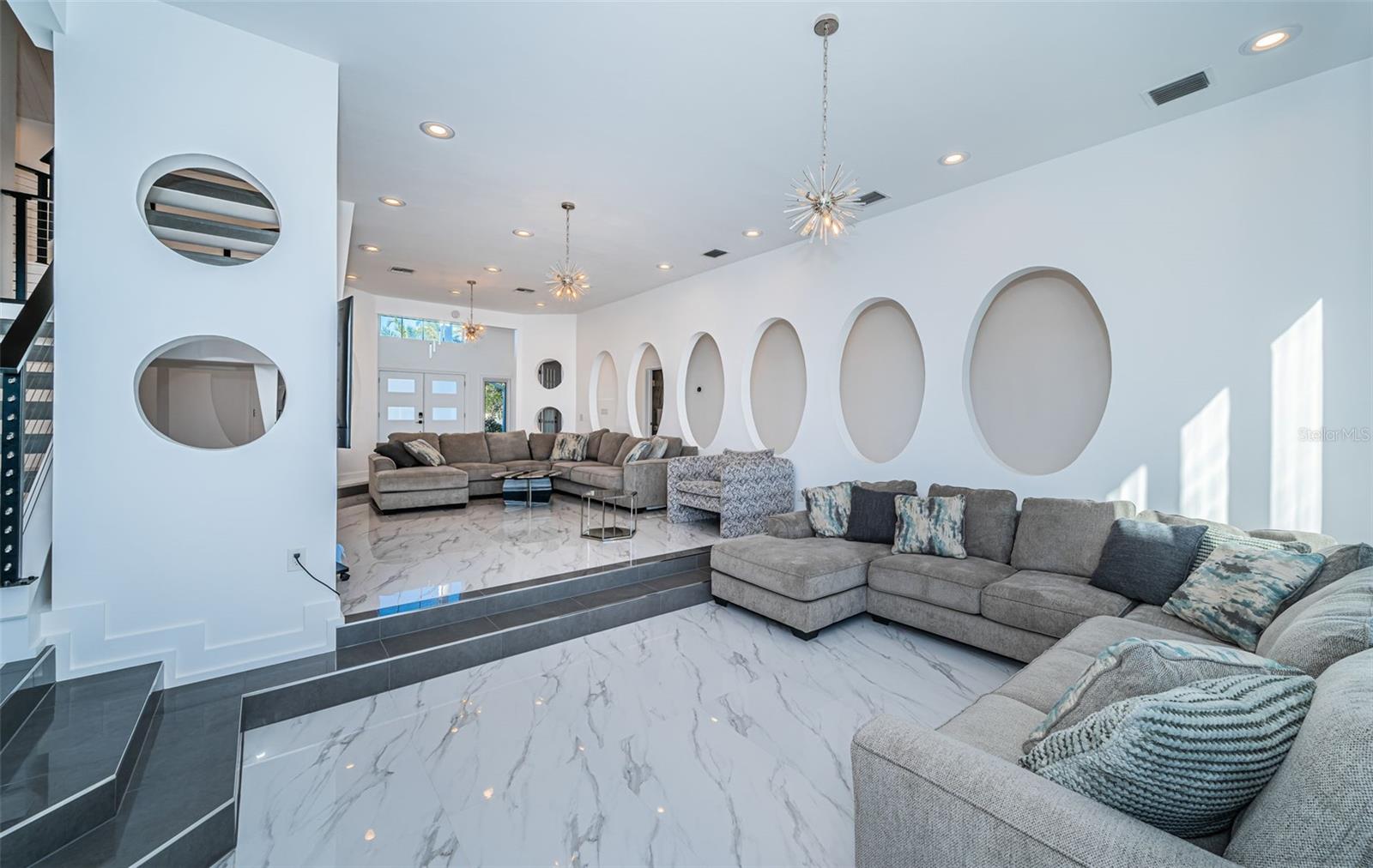 5212 62ND Ave ST PETERSBURG, FL 33715