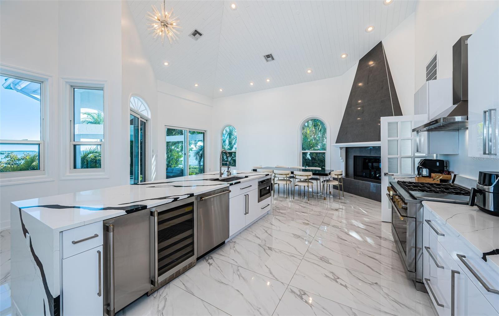 5212 62ND Ave ST PETERSBURG, FL 33715