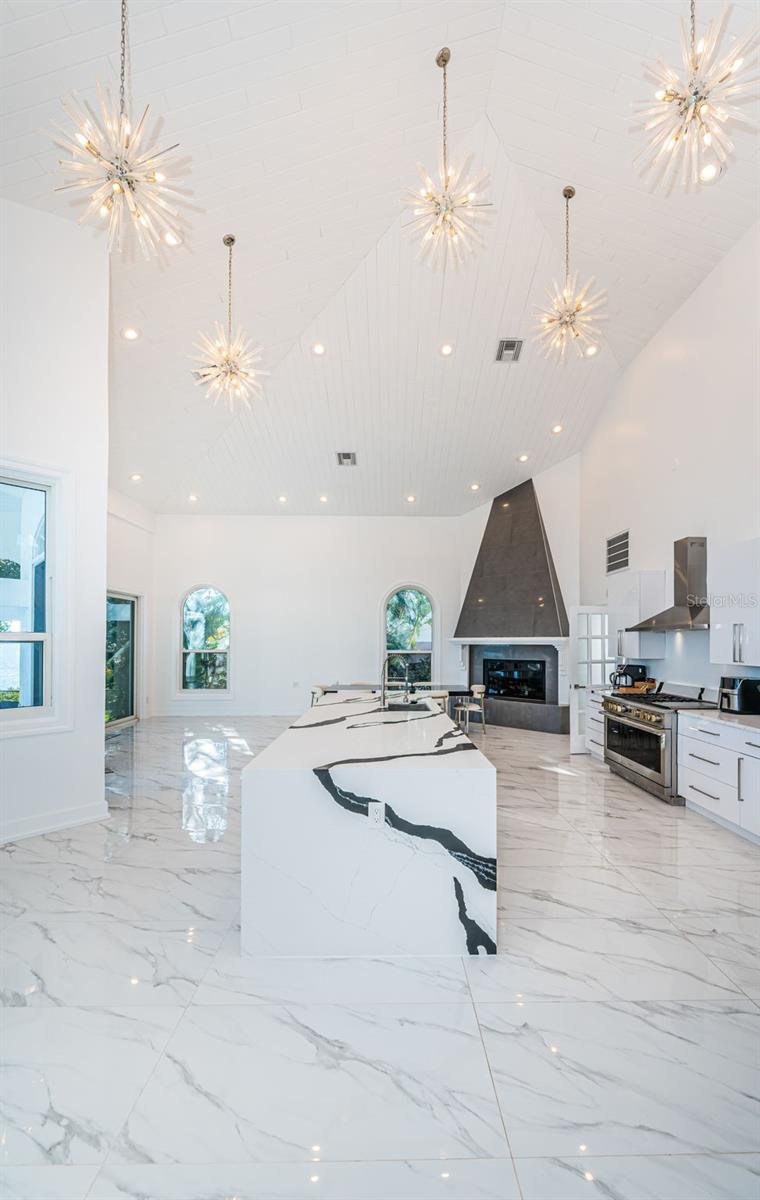 5212 62ND Ave ST PETERSBURG, FL 33715