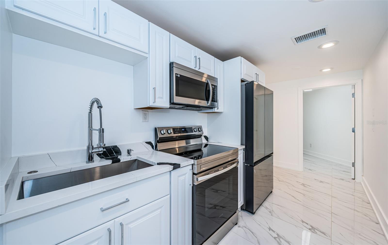 5212 62ND Ave ST PETERSBURG, FL 33715