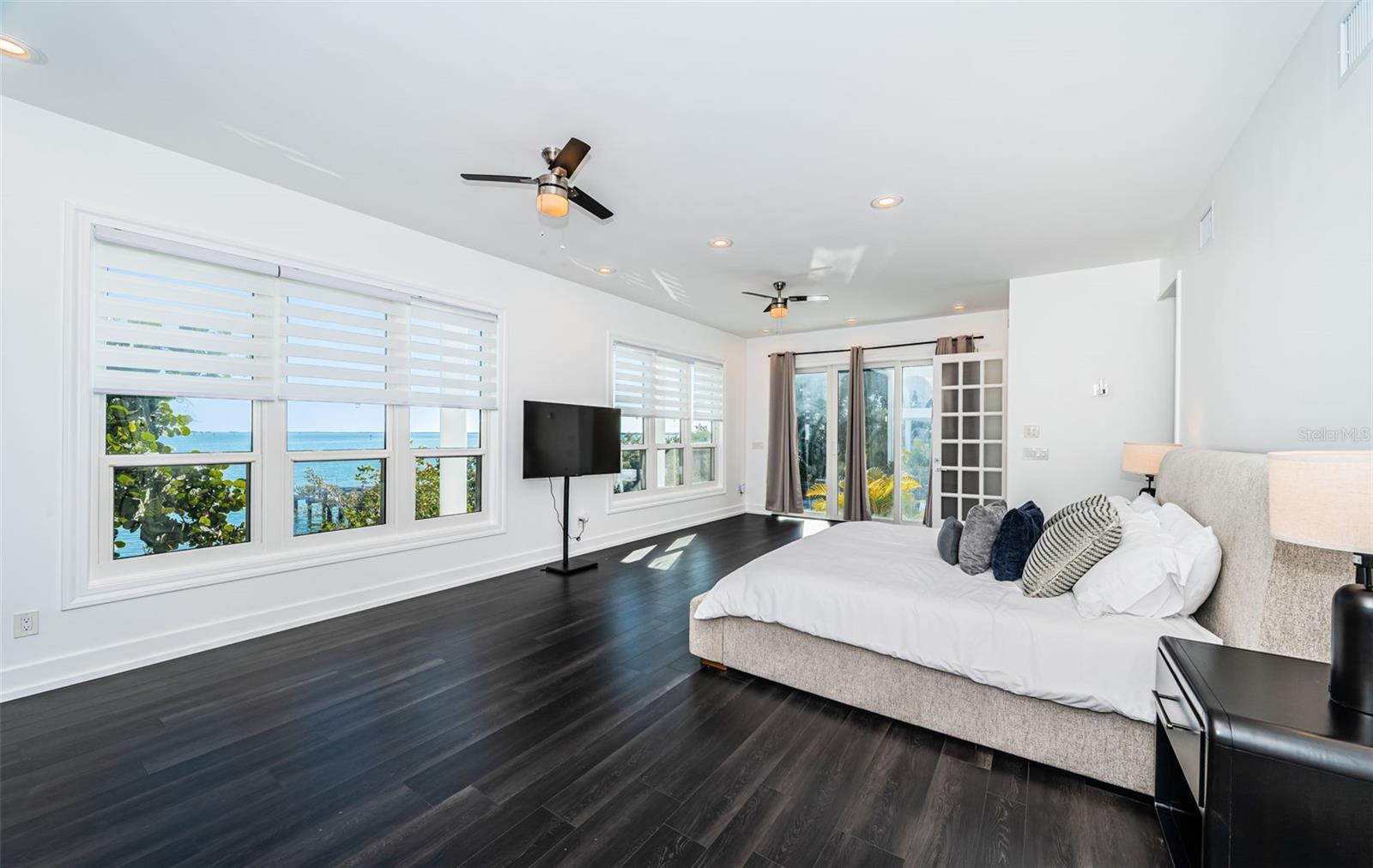 5212 62ND Ave ST PETERSBURG, FL 33715