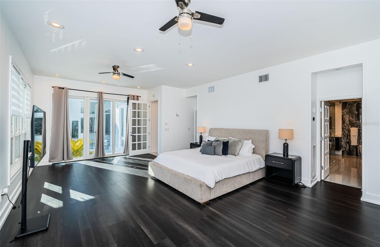 5212 62ND Ave ST PETERSBURG, FL 33715
