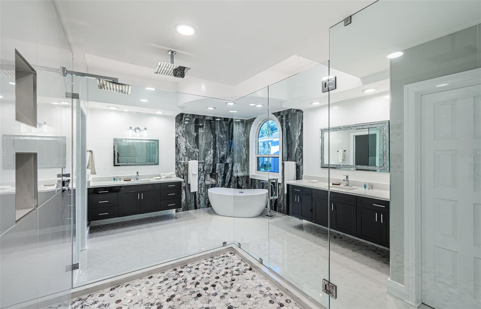 5212 62ND Ave ST PETERSBURG, FL 33715