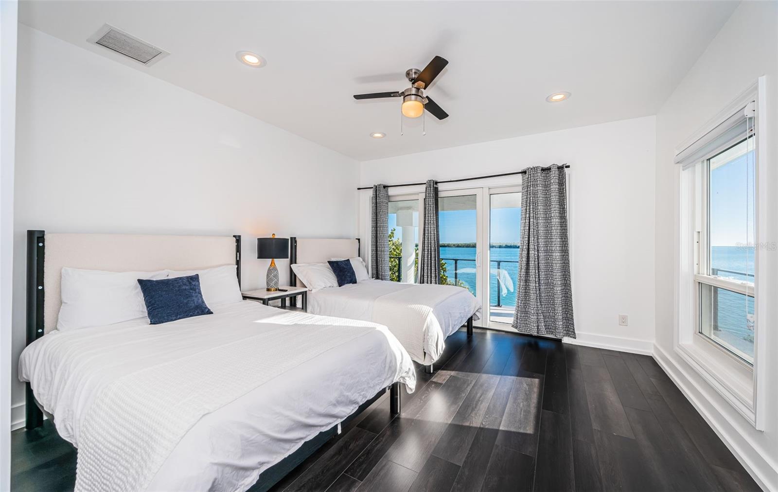5212 62ND Ave ST PETERSBURG, FL 33715