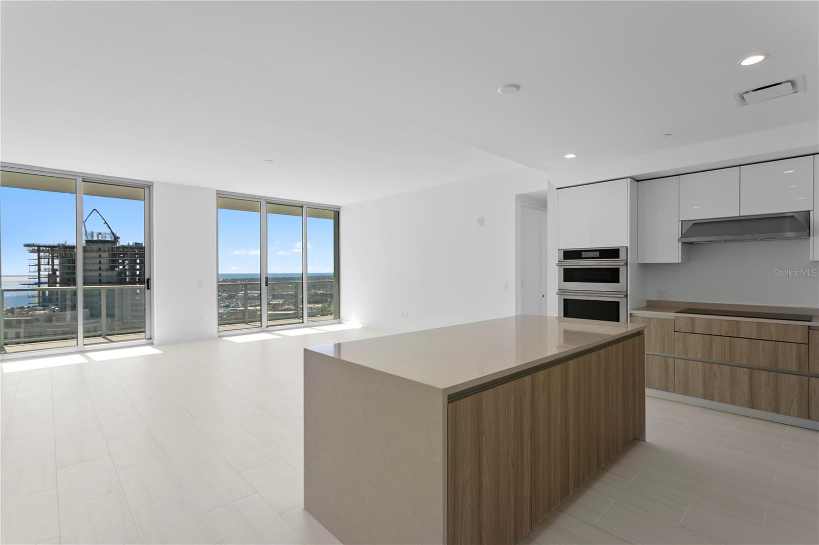 400 CENTRAL Ave #2806 ST PETERSBURG, FL 33701