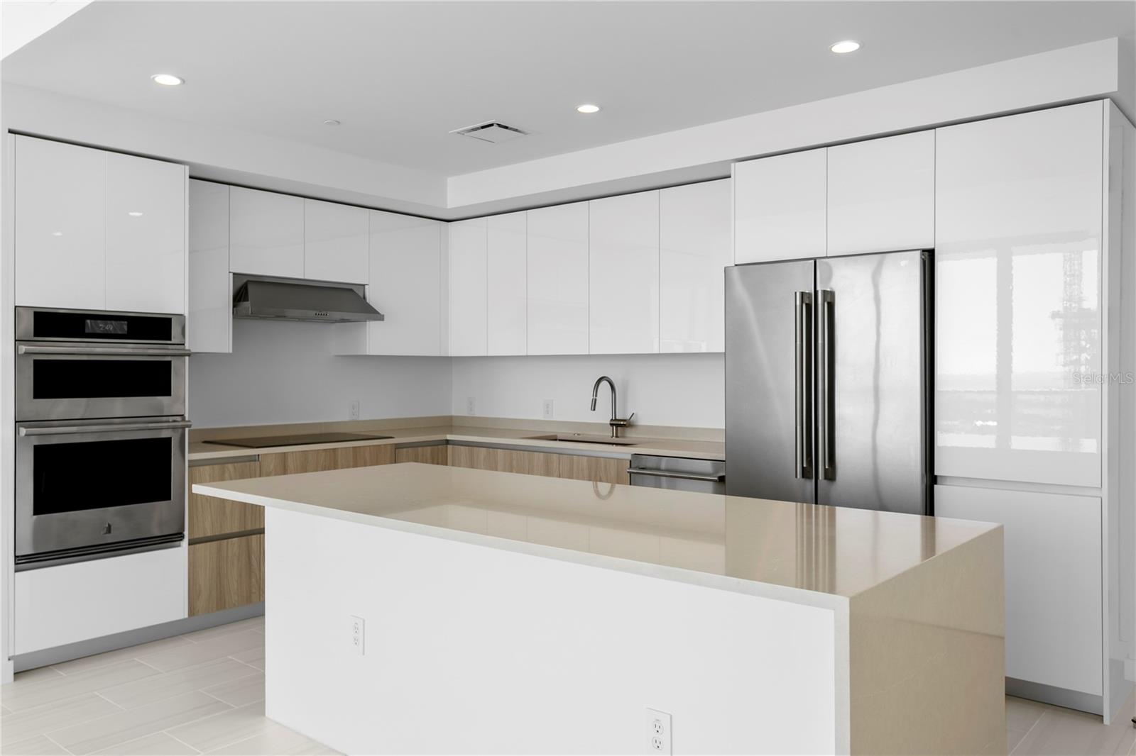 400 CENTRAL Ave #2806 ST PETERSBURG, FL 33701