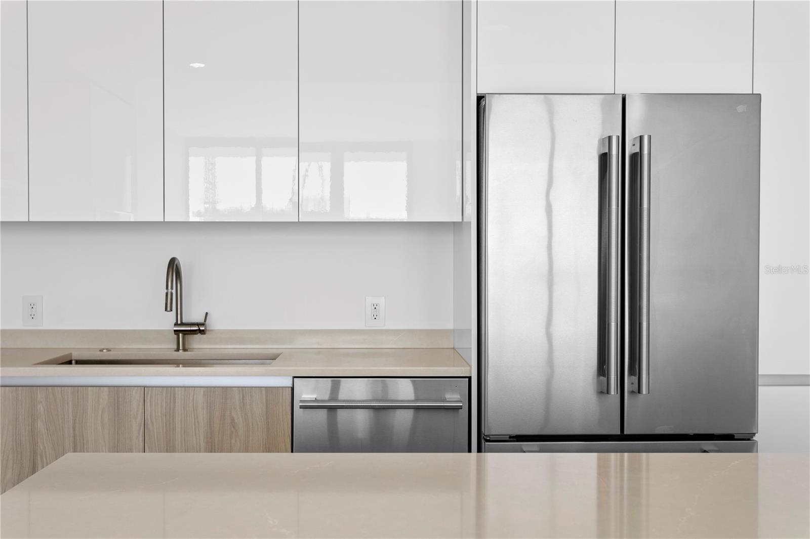 400 CENTRAL Ave #2806 ST PETERSBURG, FL 33701