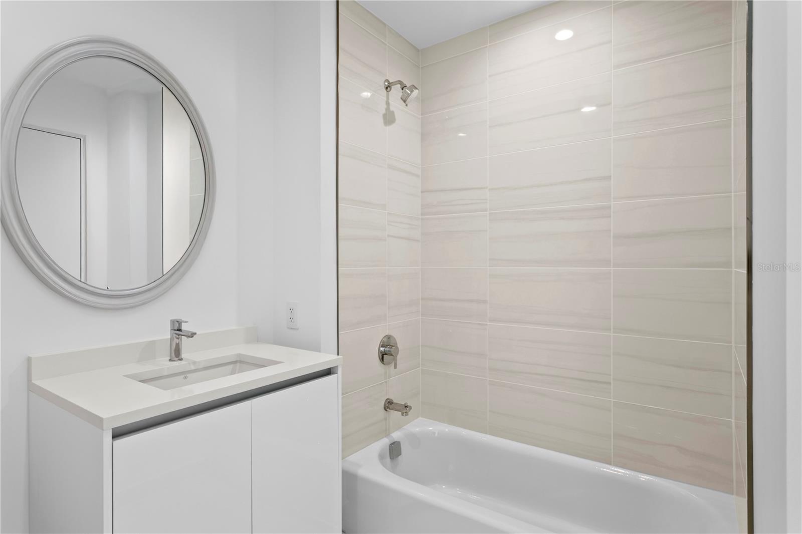 400 CENTRAL Ave #2806 ST PETERSBURG, FL 33701