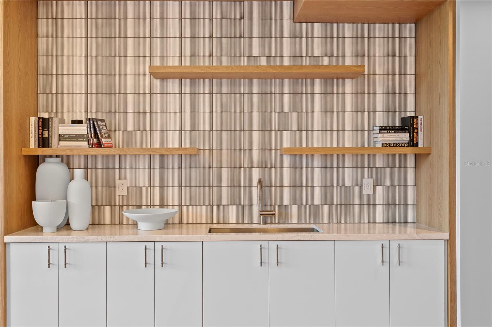 400 CENTRAL Ave #2806 ST PETERSBURG, FL 33701