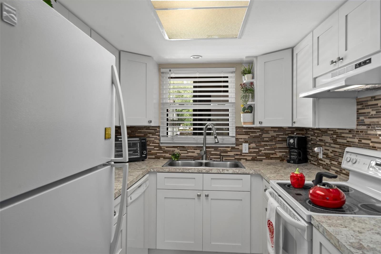 4101 PASSPORT Ln #202 NEW PORT RICHEY, FL 34653