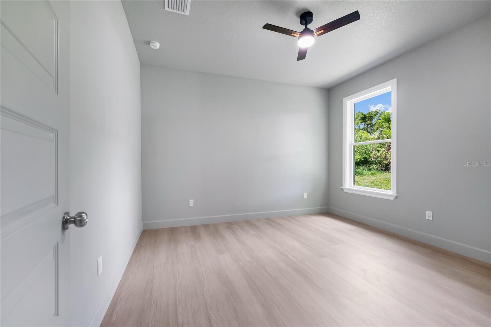 2034 E GRANT Ave ORLANDO, FL 32806