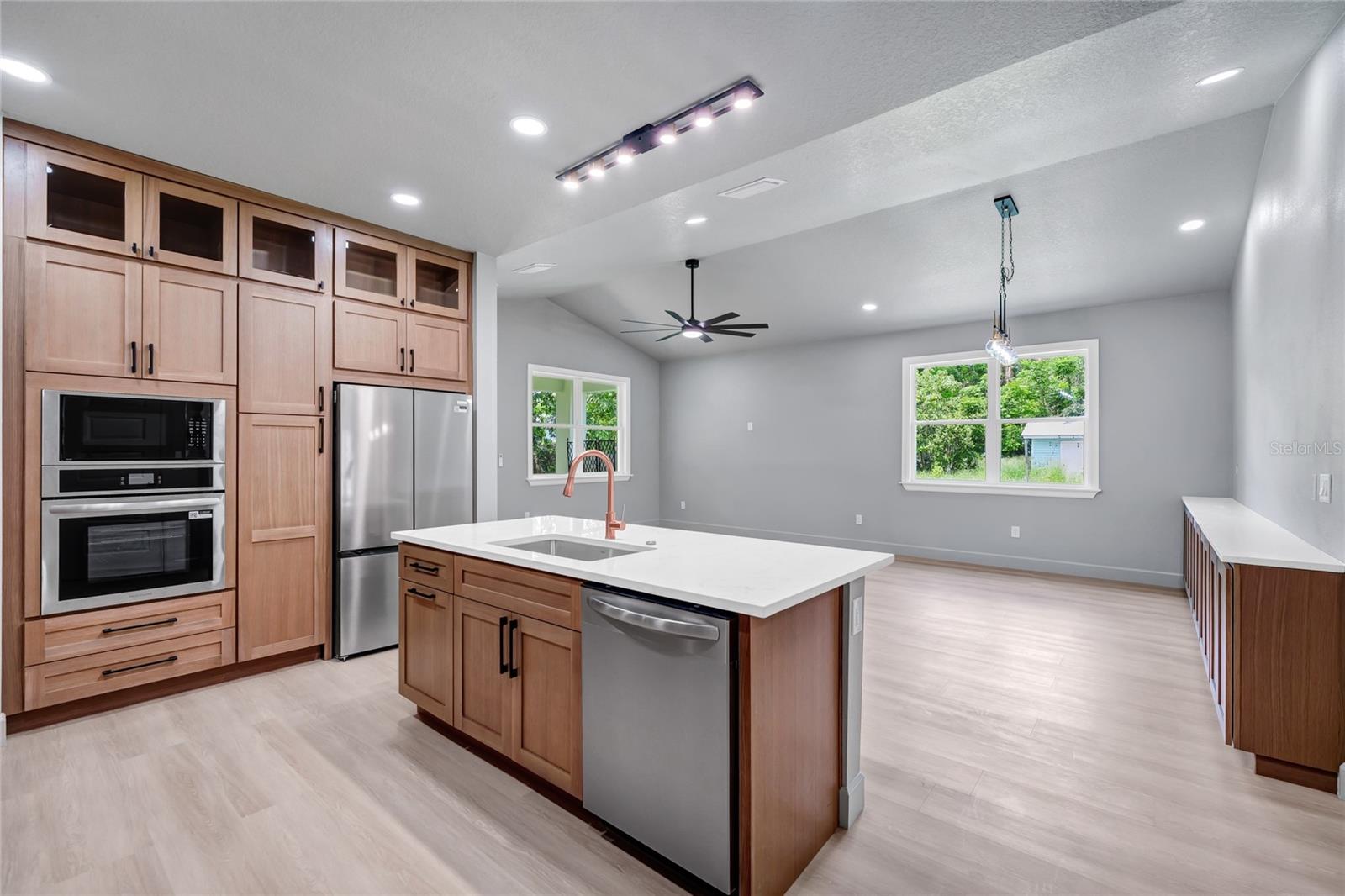 2034 E GRANT Ave ORLANDO, FL 32806
