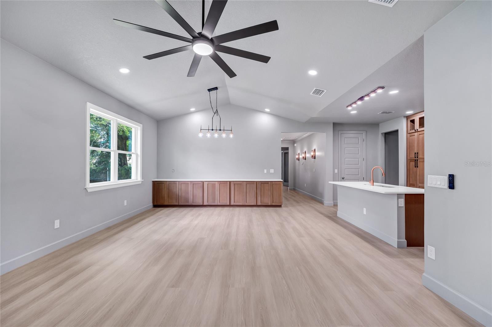 2034 E GRANT Ave ORLANDO, FL 32806