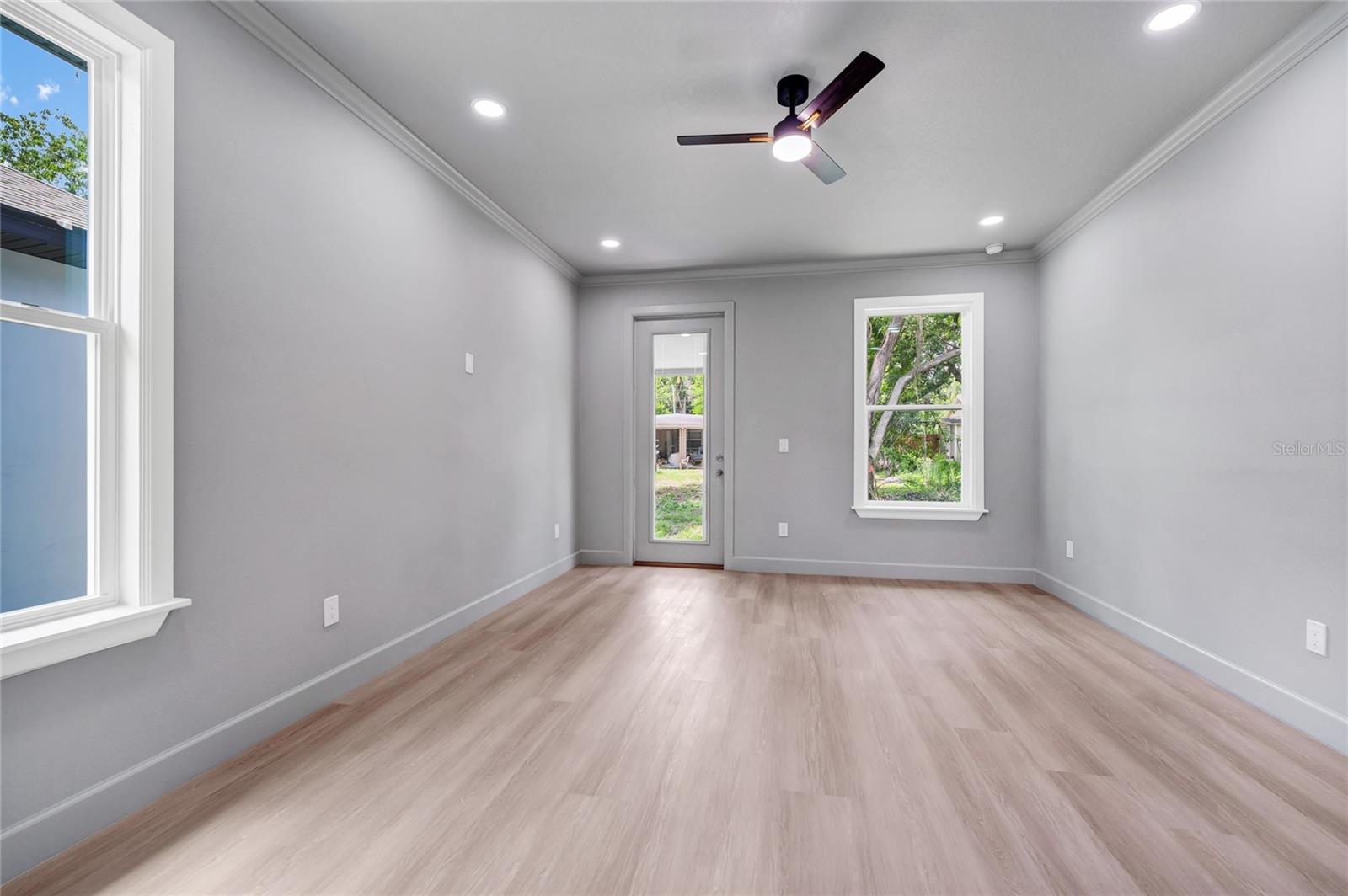 2034 E GRANT Ave ORLANDO, FL 32806