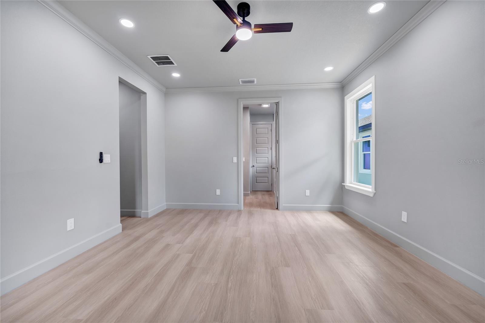 2034 E GRANT Ave ORLANDO, FL 32806