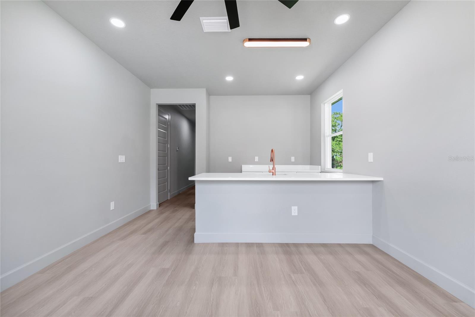 2034 E GRANT Ave ORLANDO, FL 32806