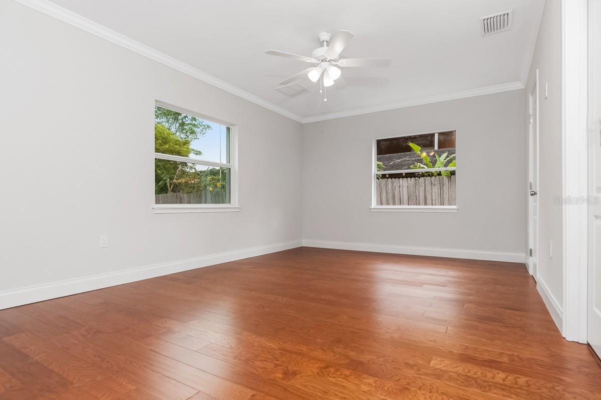 1505 CATHERINE St ORLANDO, FL 32801