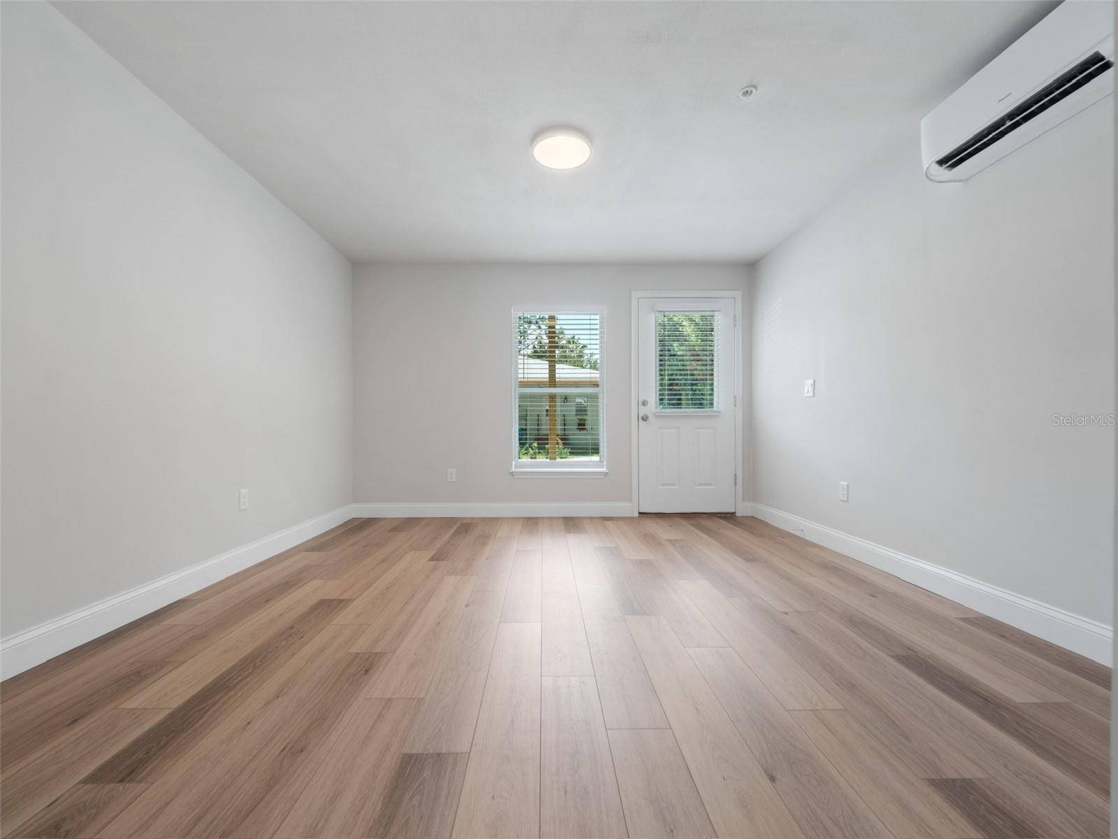 1505 CATHERINE St ORLANDO, FL 32801