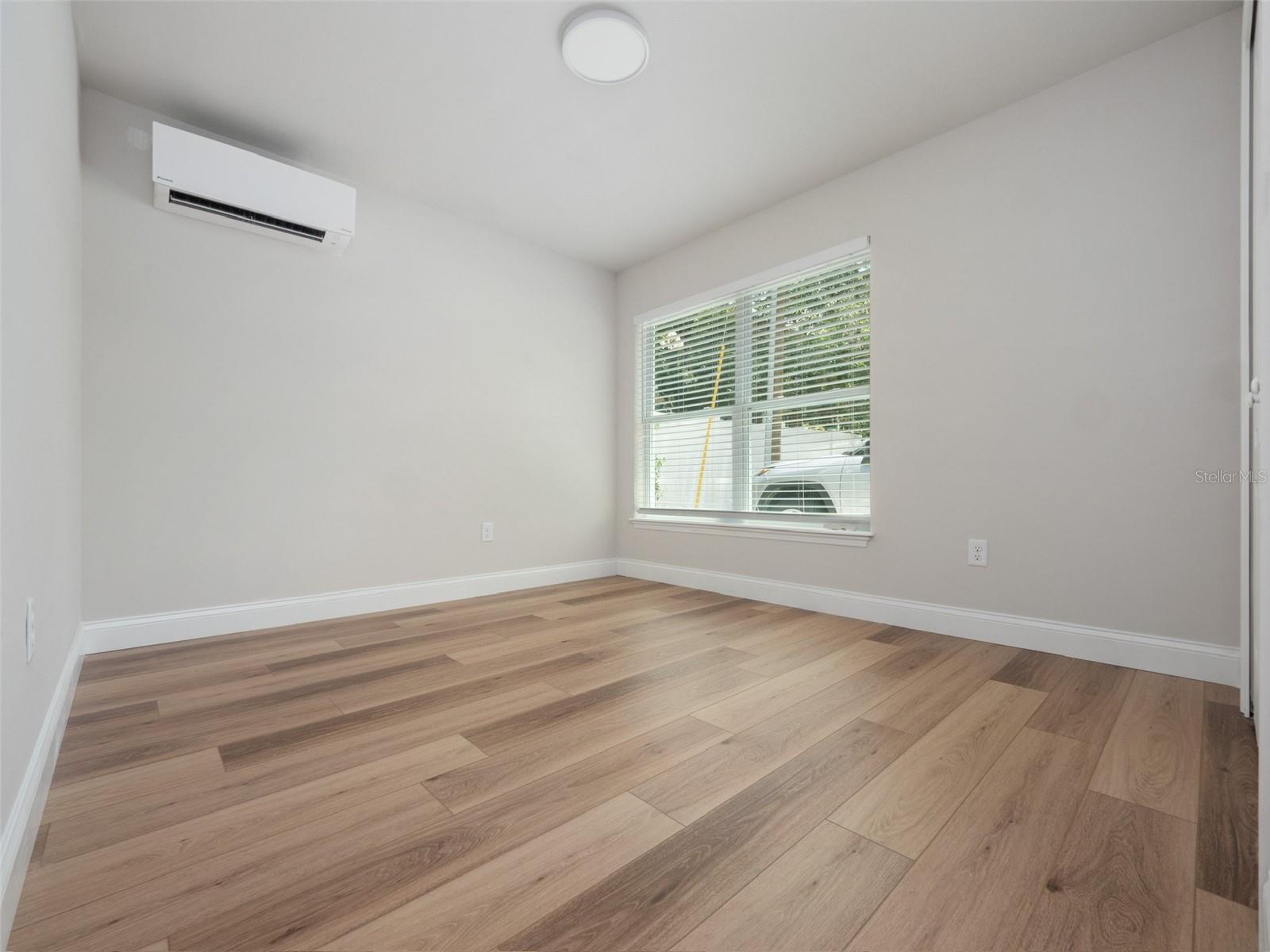 1505 CATHERINE St ORLANDO, FL 32801