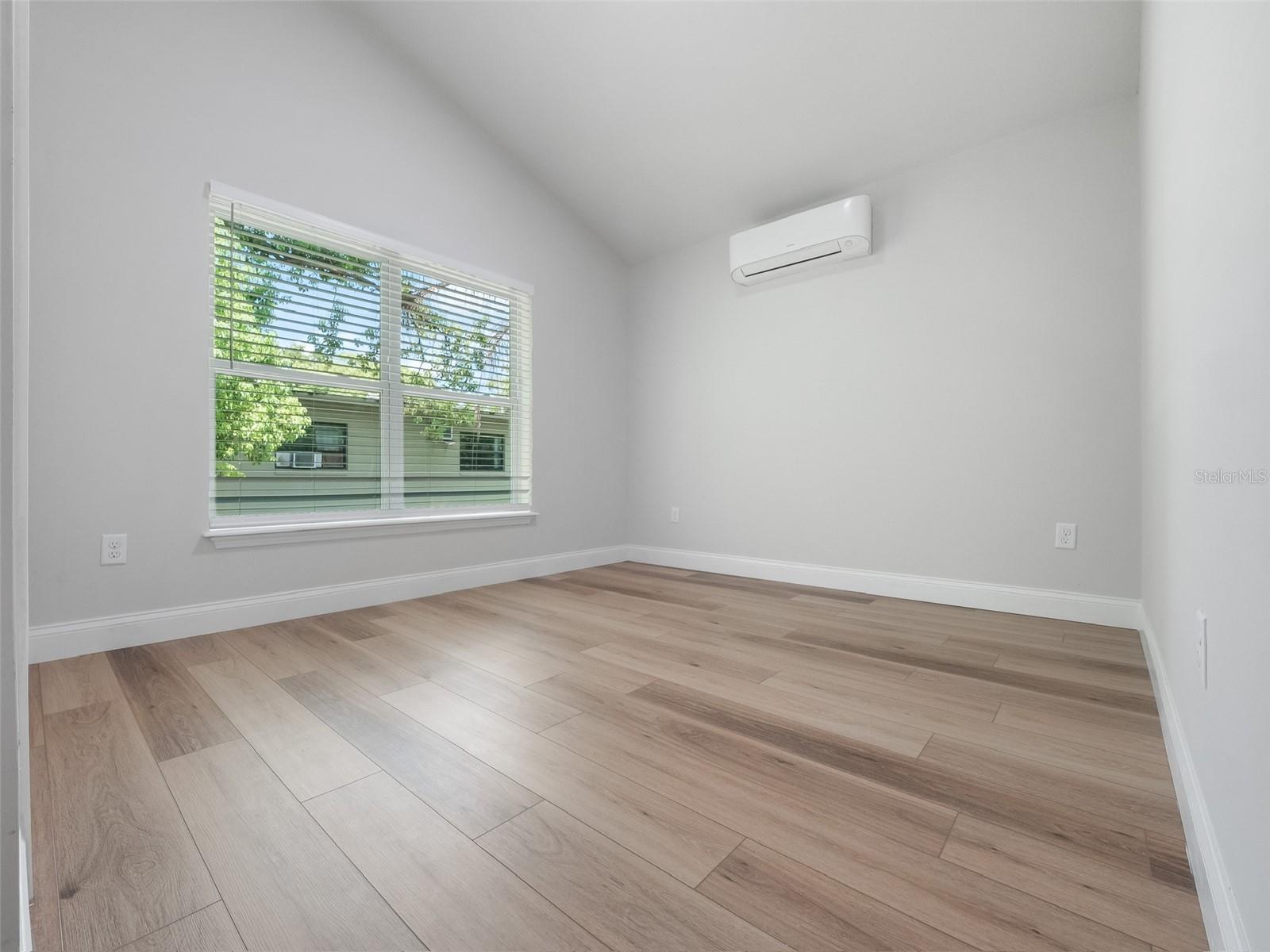 1505 CATHERINE St ORLANDO, FL 32801