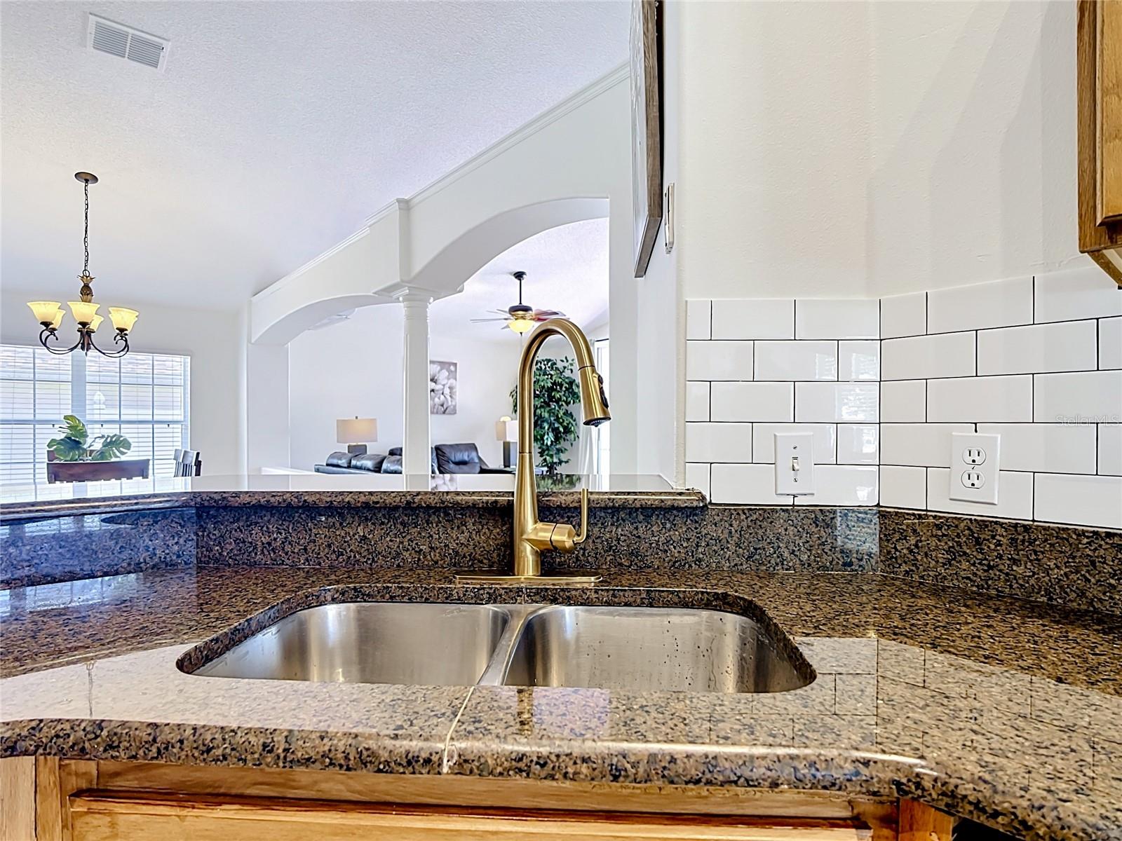 7949 GOLDEN POND Cir KISSIMMEE, FL 34747