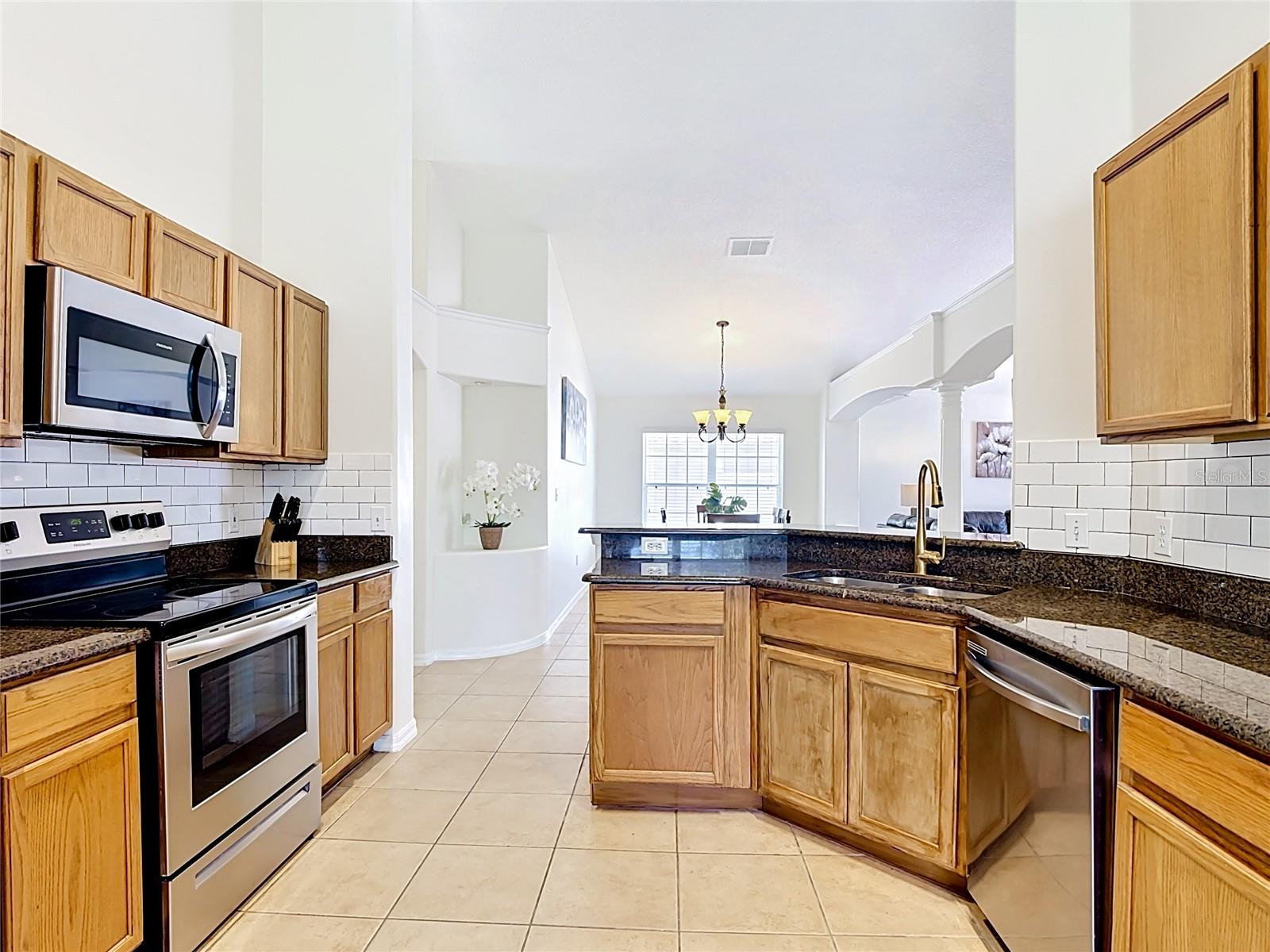 7949 GOLDEN POND Cir KISSIMMEE, FL 34747
