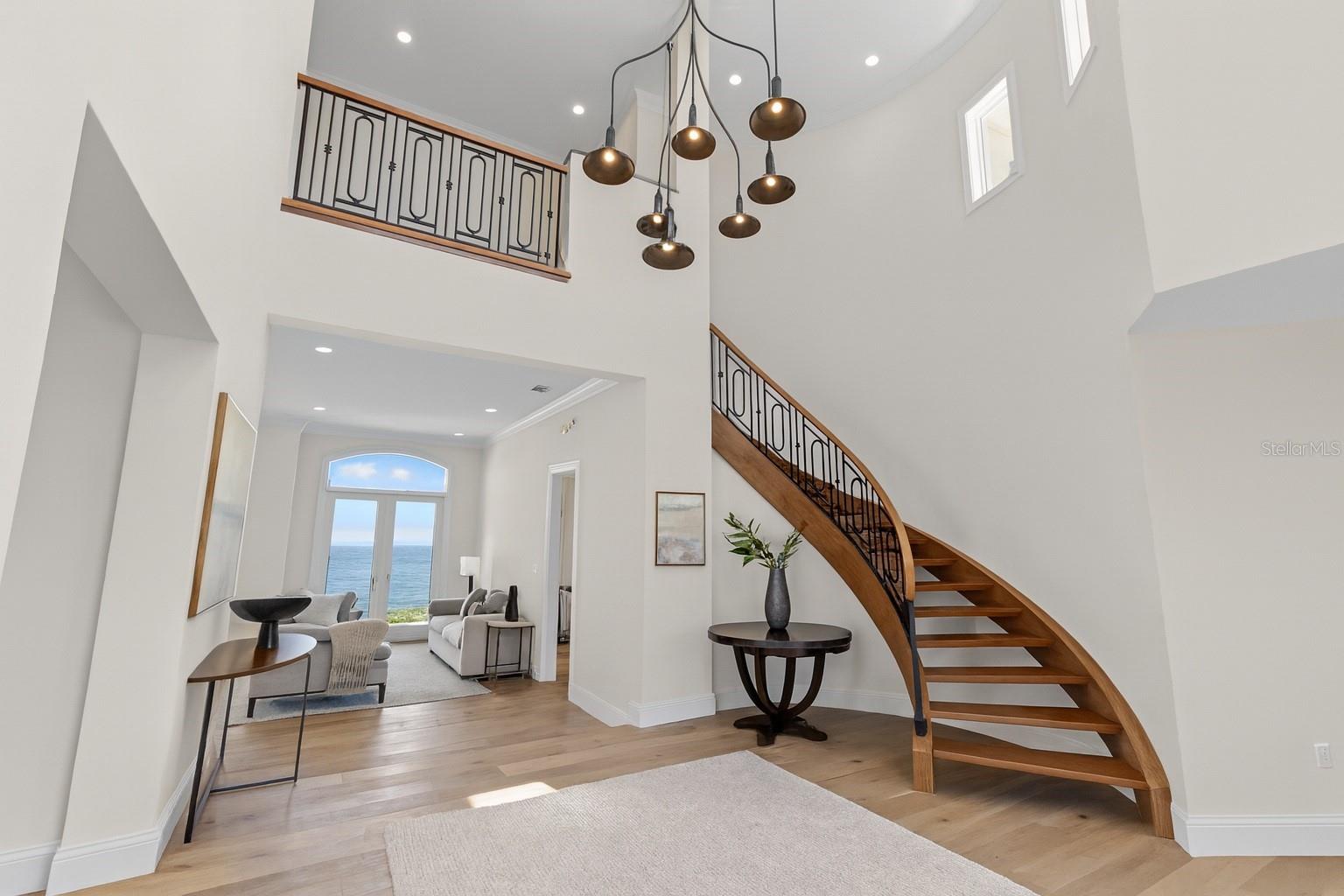 1737 BRIGHTWATERS Blvd ST PETERSBURG, FL 33704