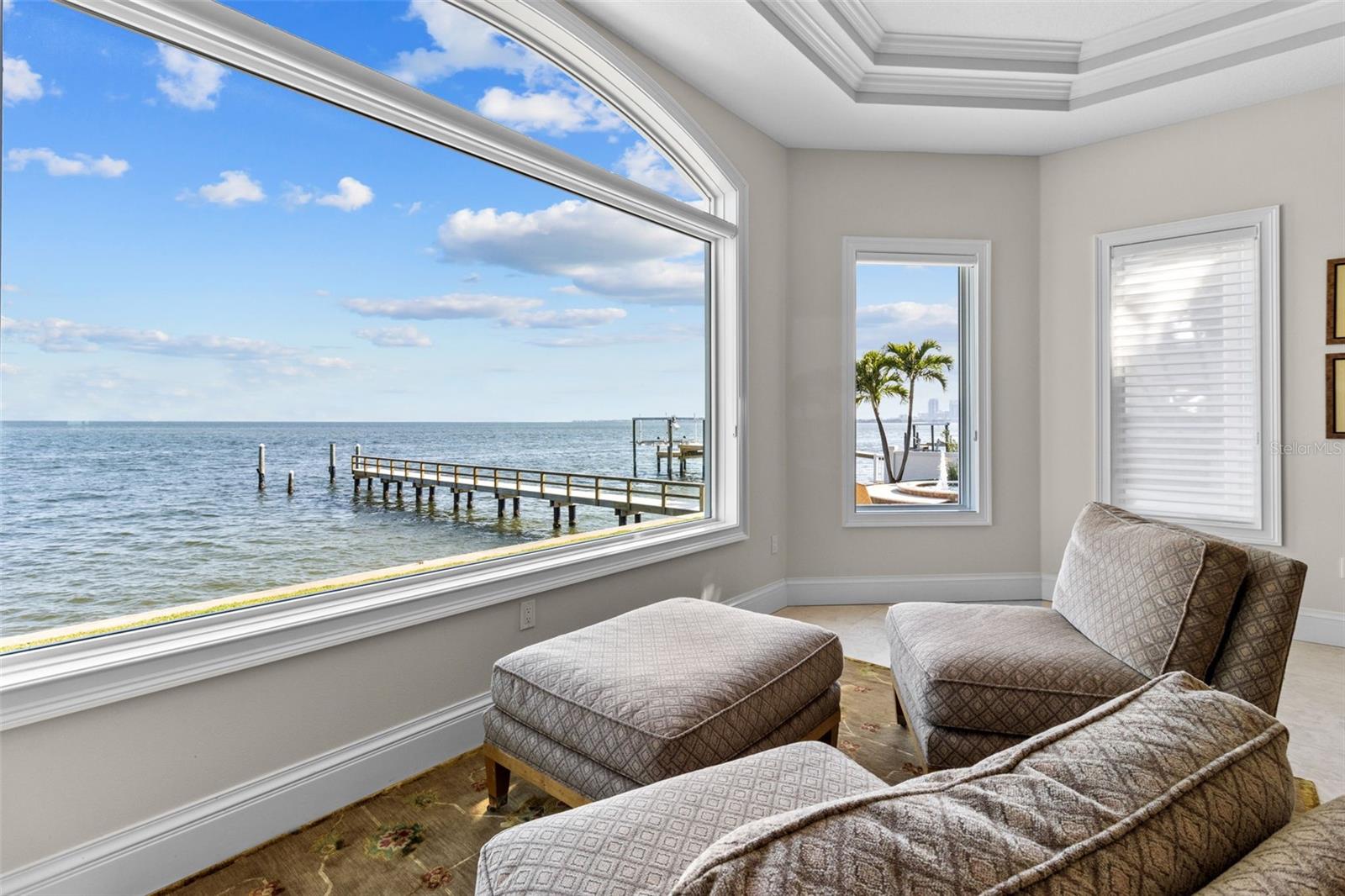 1737 BRIGHTWATERS Blvd ST PETERSBURG, FL 33704