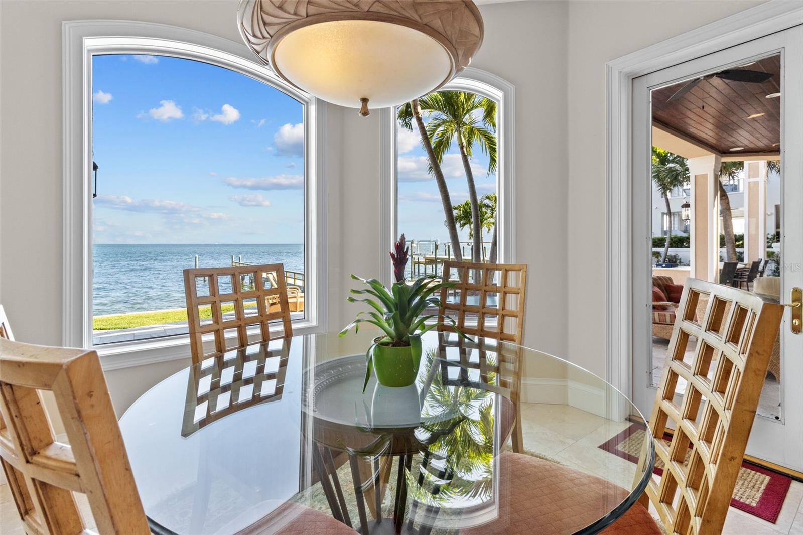 1737 BRIGHTWATERS Blvd ST PETERSBURG, FL 33704