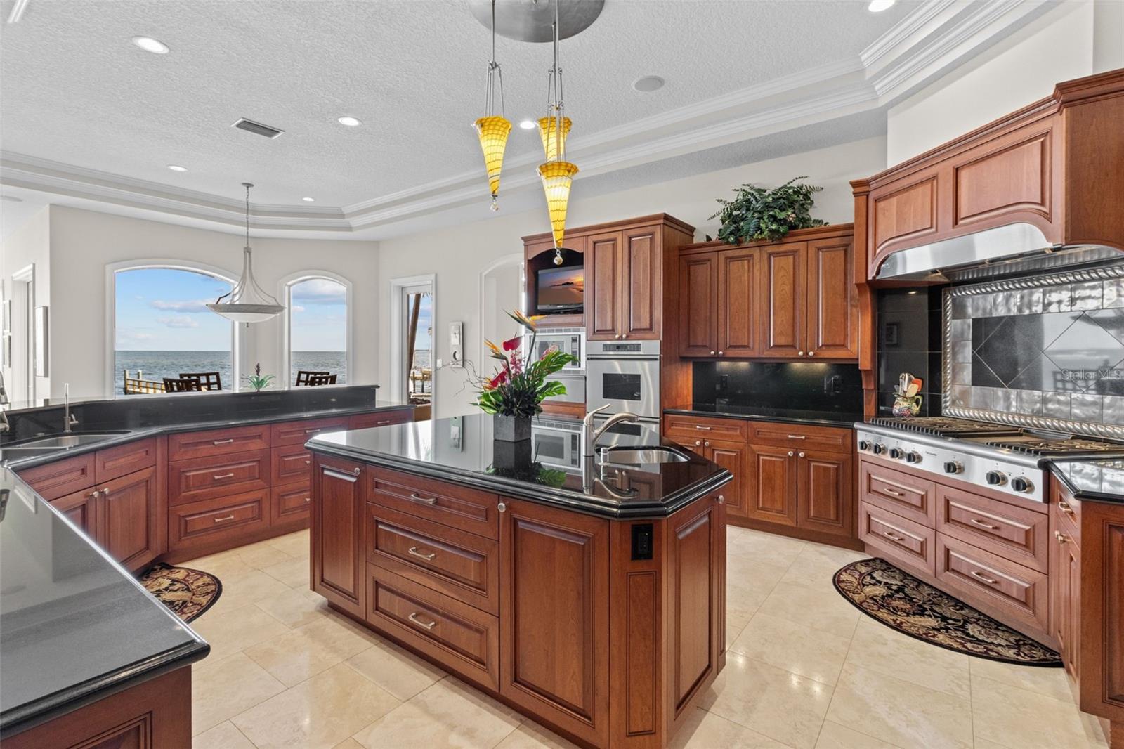 1737 BRIGHTWATERS Blvd ST PETERSBURG, FL 33704