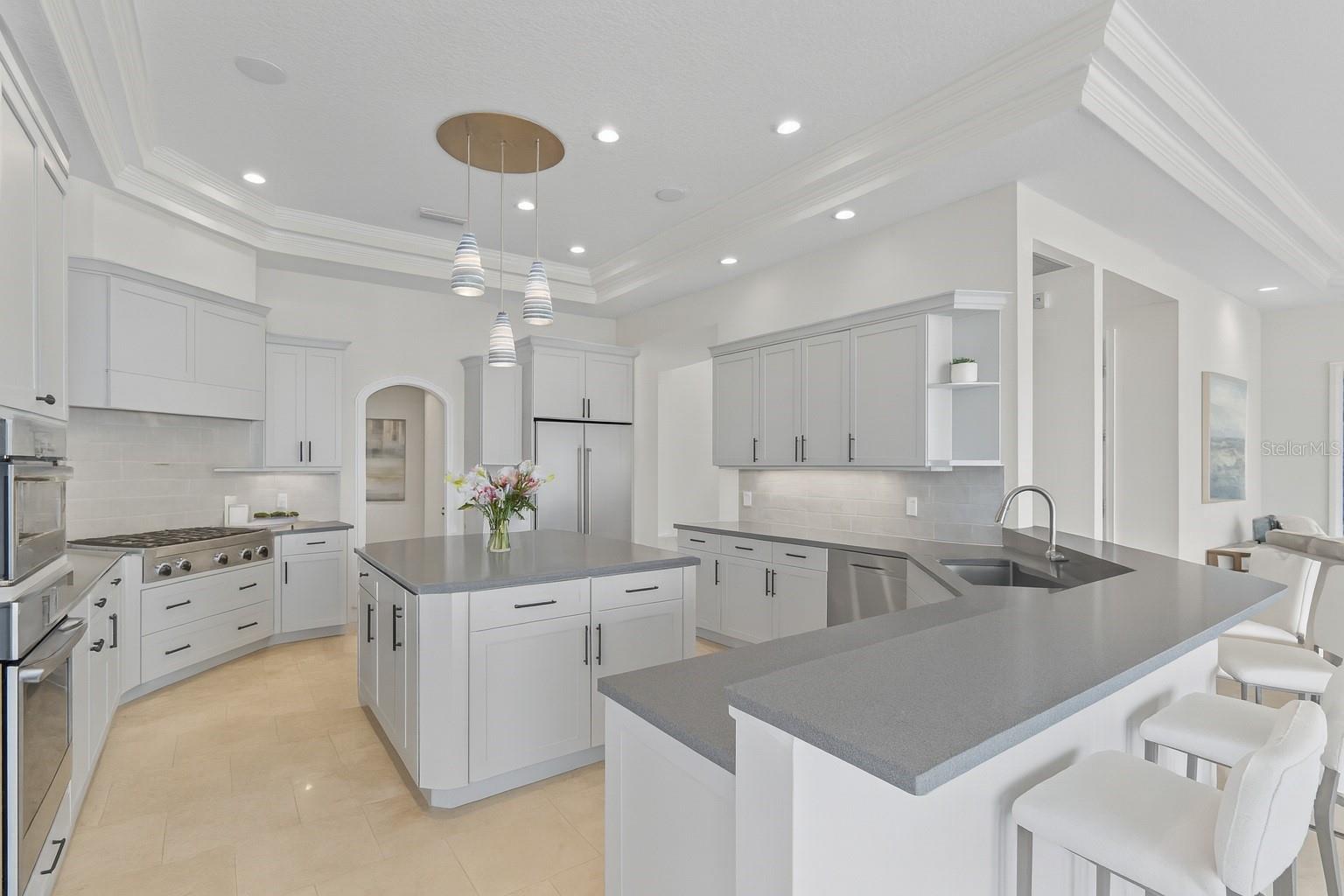 1737 BRIGHTWATERS Blvd ST PETERSBURG, FL 33704