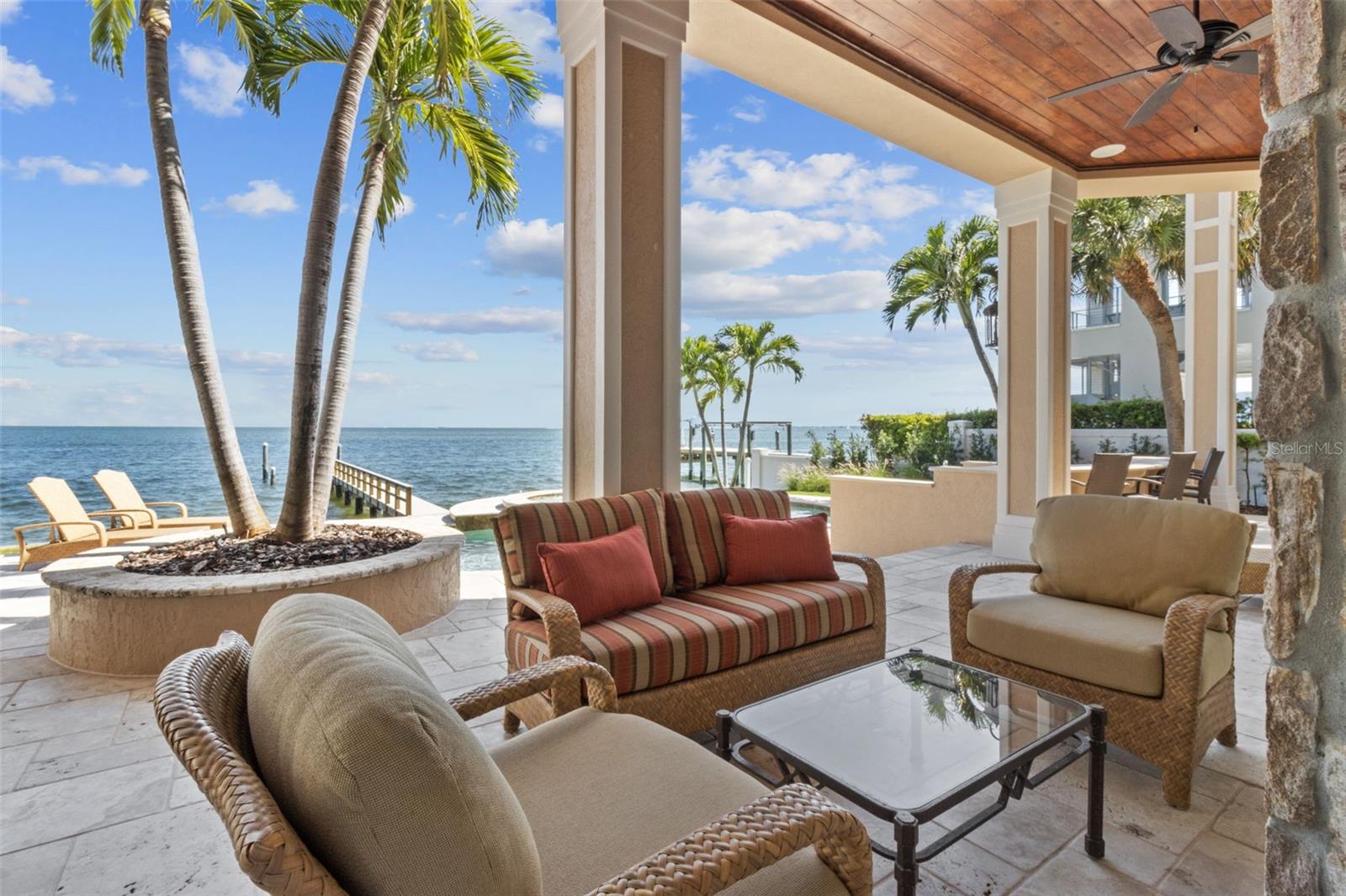 1737 BRIGHTWATERS Blvd ST PETERSBURG, FL 33704