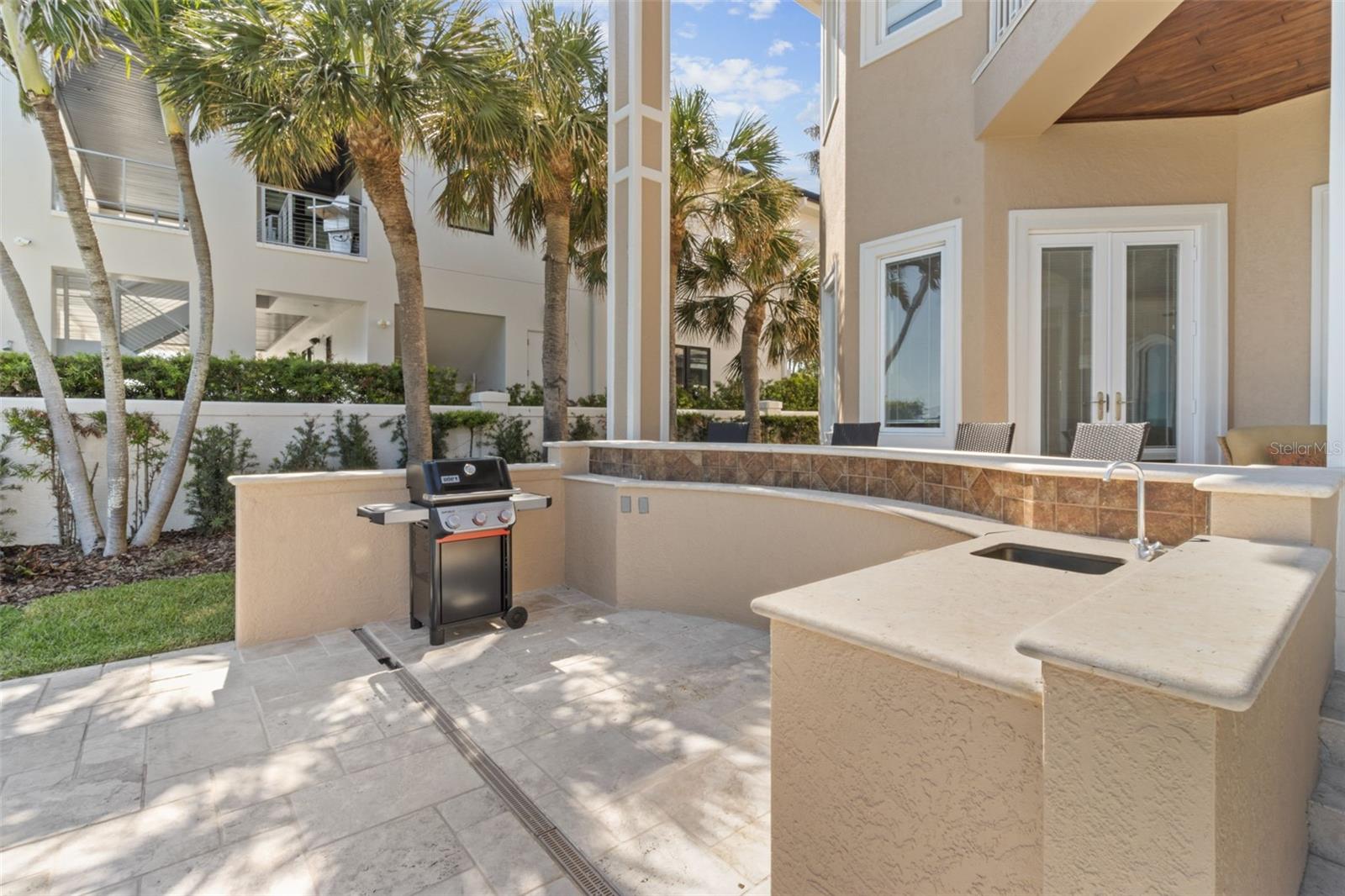 1737 BRIGHTWATERS Blvd ST PETERSBURG, FL 33704