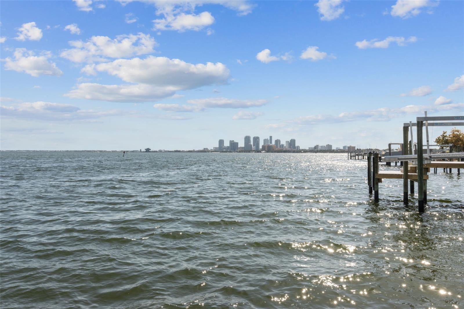 1737 BRIGHTWATERS Blvd ST PETERSBURG, FL 33704