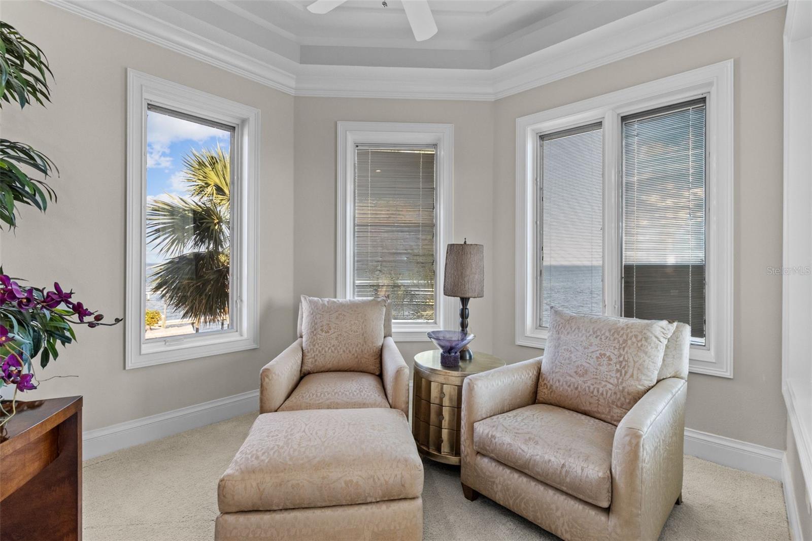 1737 BRIGHTWATERS Blvd ST PETERSBURG, FL 33704