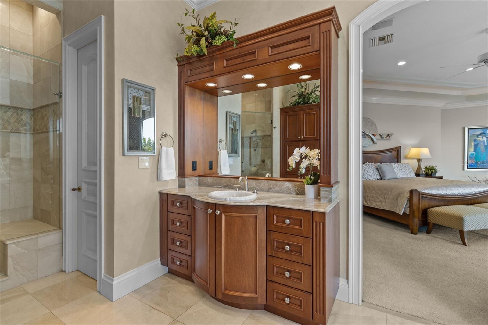 1737 BRIGHTWATERS Blvd ST PETERSBURG, FL 33704