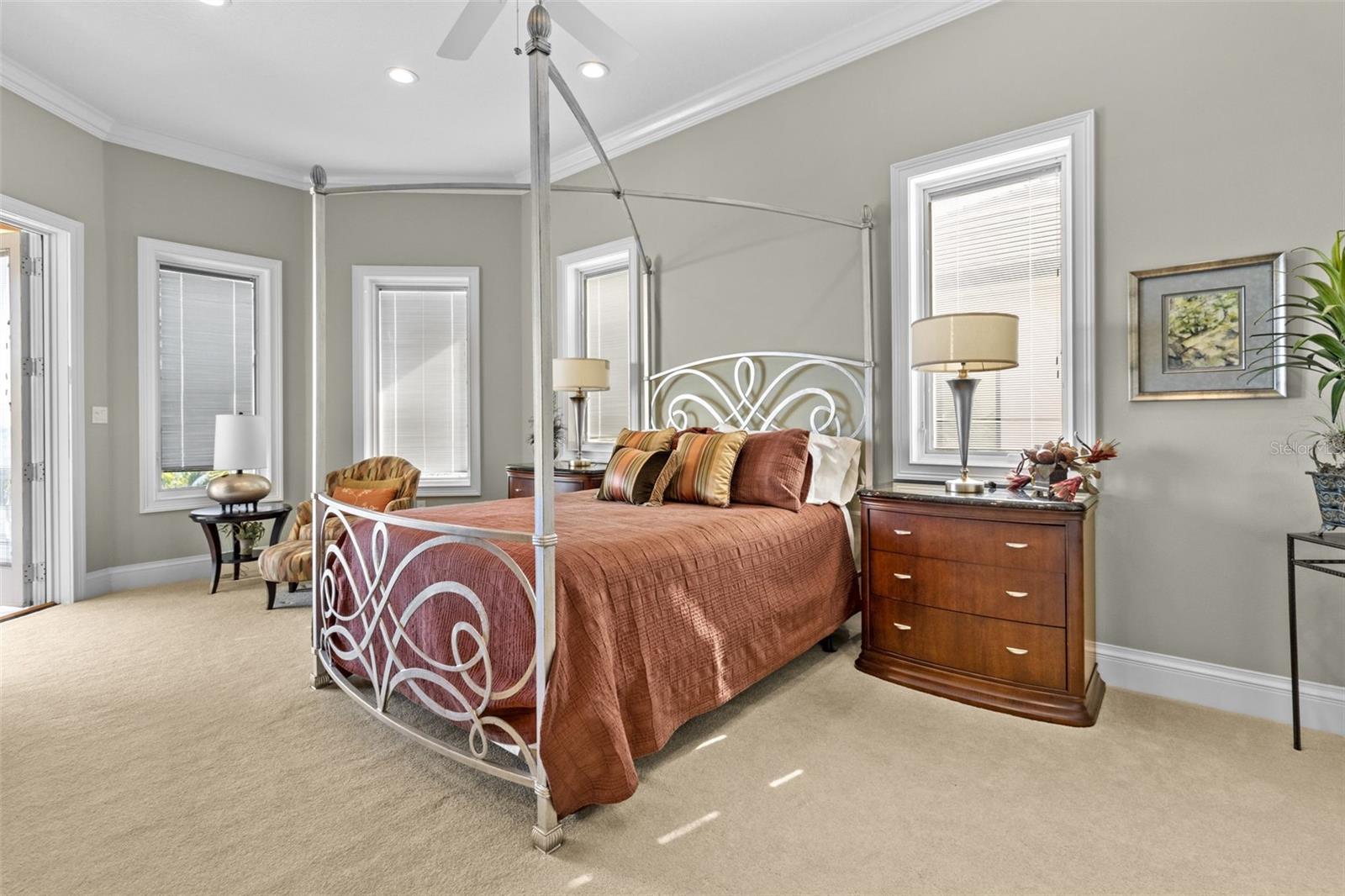 1737 BRIGHTWATERS Blvd ST PETERSBURG, FL 33704