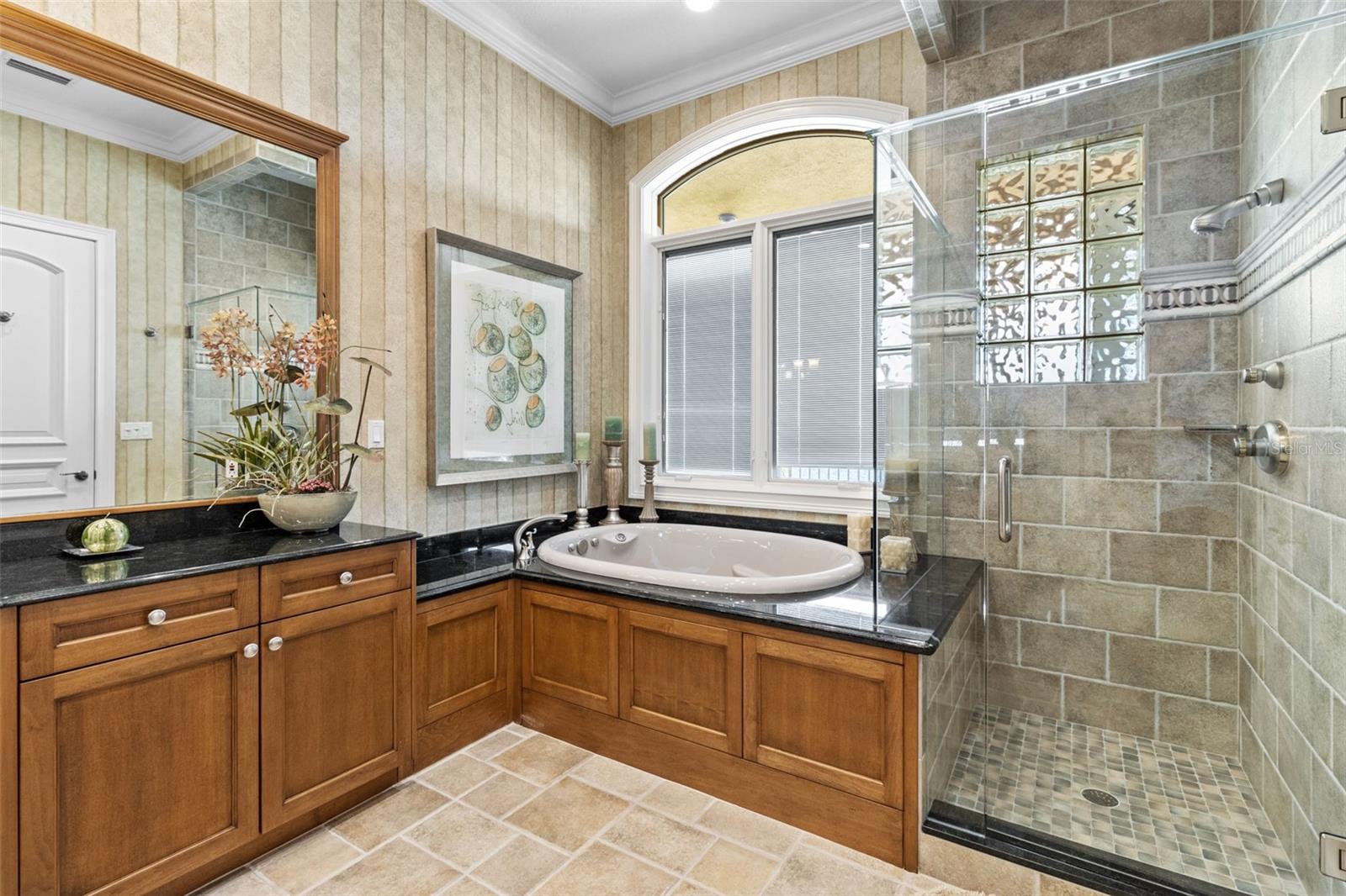 1737 BRIGHTWATERS Blvd ST PETERSBURG, FL 33704