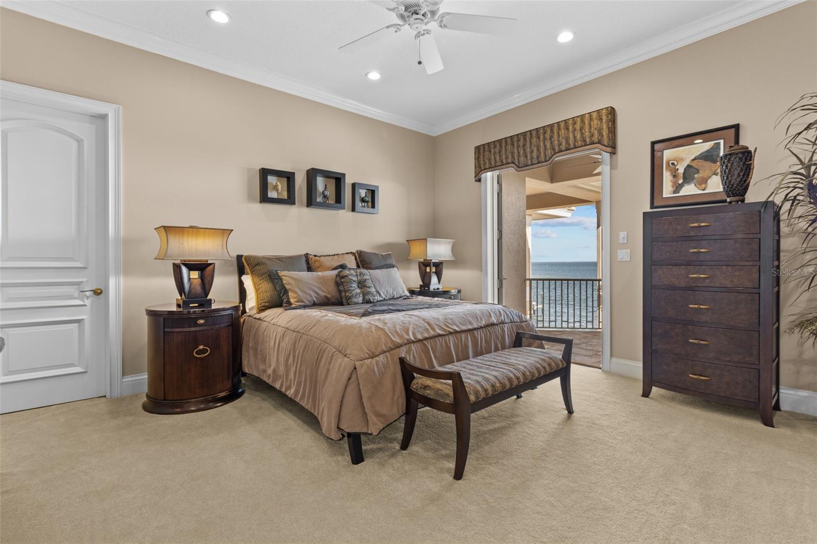 1737 BRIGHTWATERS Blvd ST PETERSBURG, FL 33704