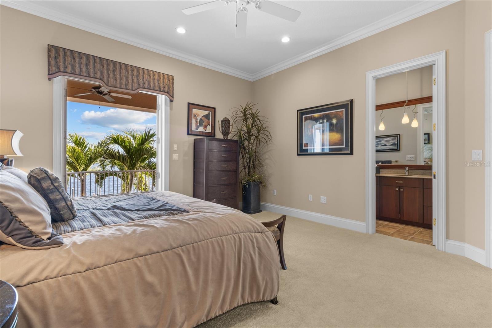 1737 BRIGHTWATERS Blvd ST PETERSBURG, FL 33704